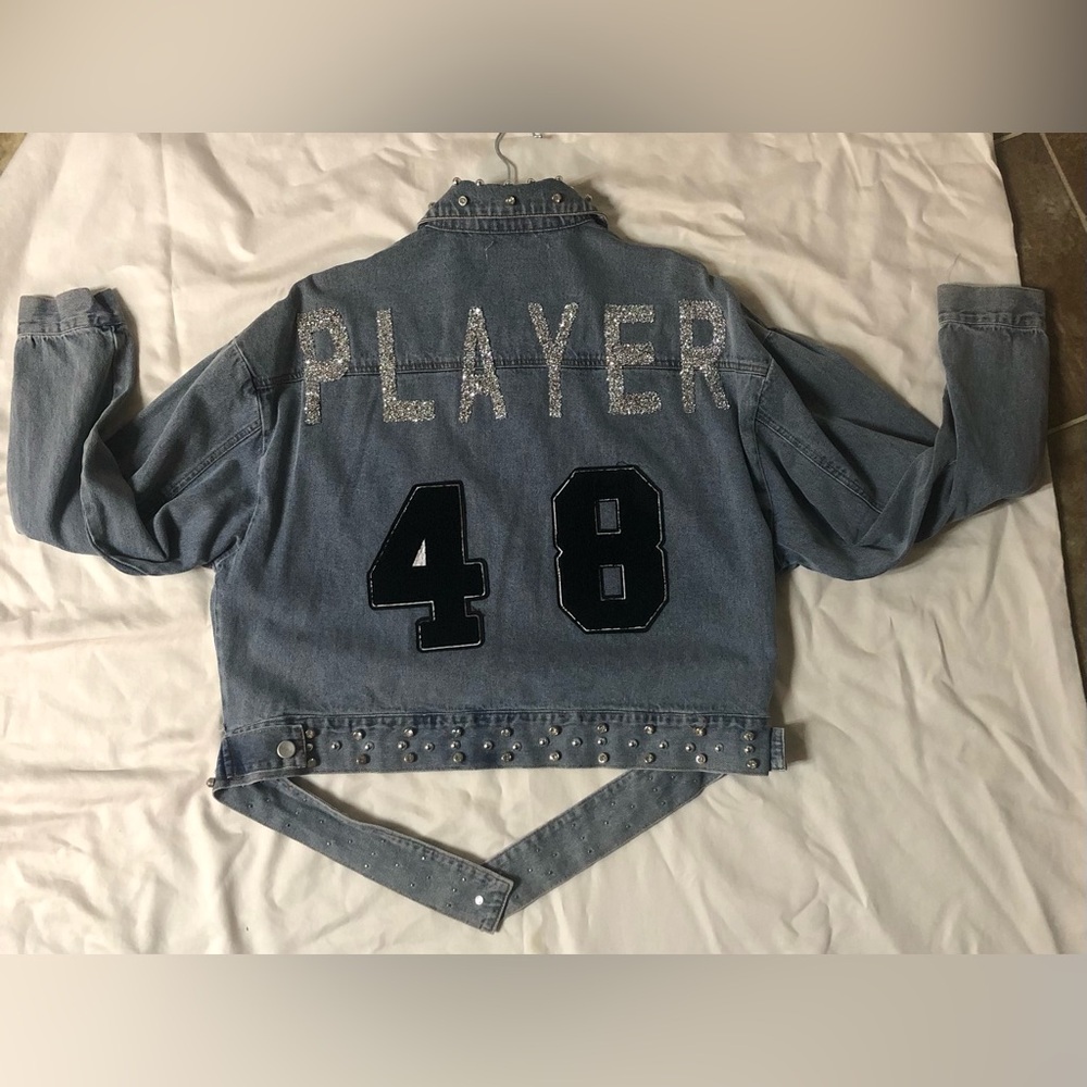 AZALEA  WANG PLAYER APPLIQUÉ  RHINESTONE  STUDDED DENIM JACKET SIZE: X LARGE